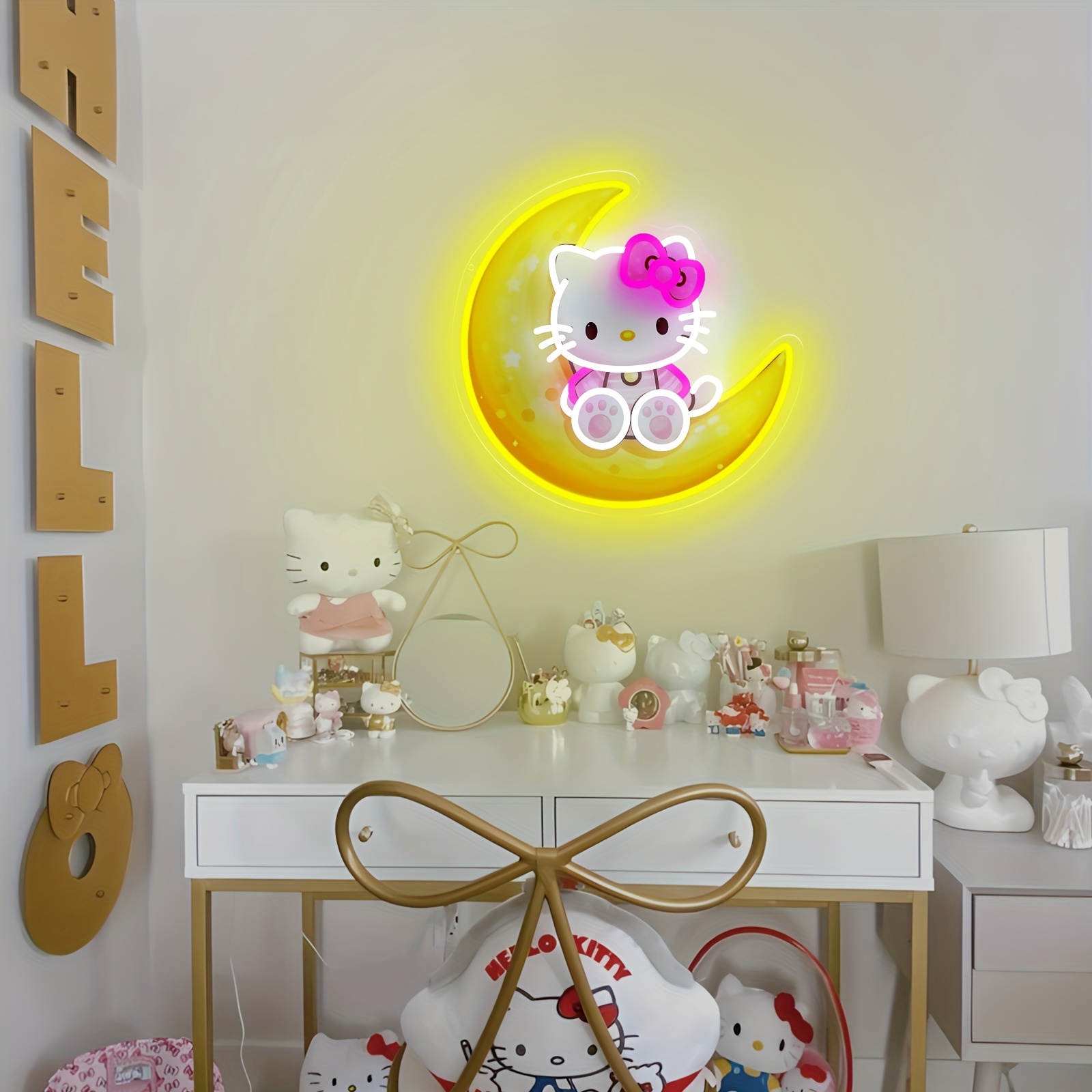 Hello Kitty on Moon Yellow Cut - Home Decor Yellow 评论和价格